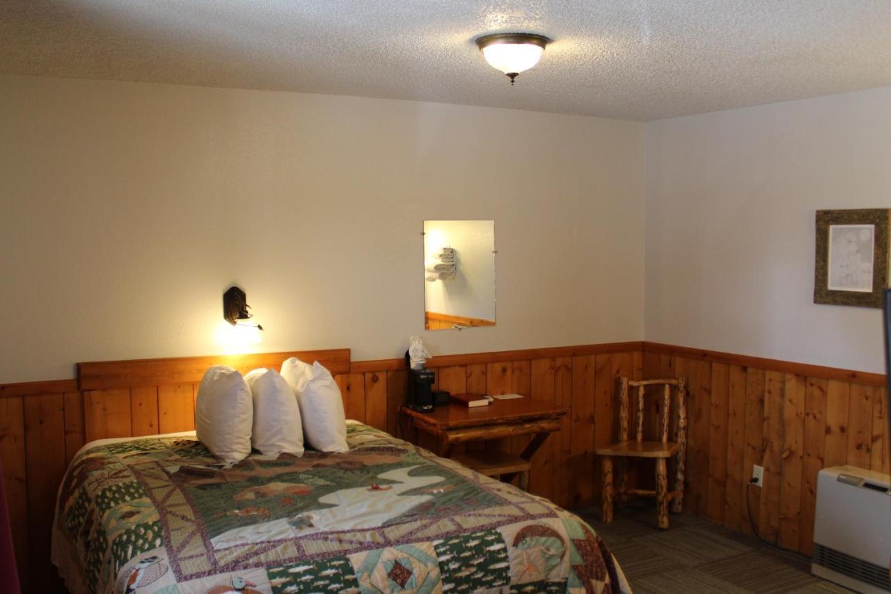 Alpine Motel Of Cooke City Esterno foto
